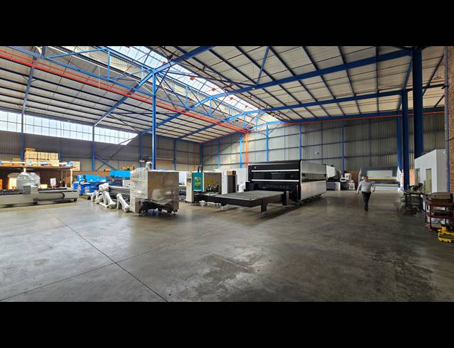 2,170M² WAREHOUSE TO LET IN SPARTAN